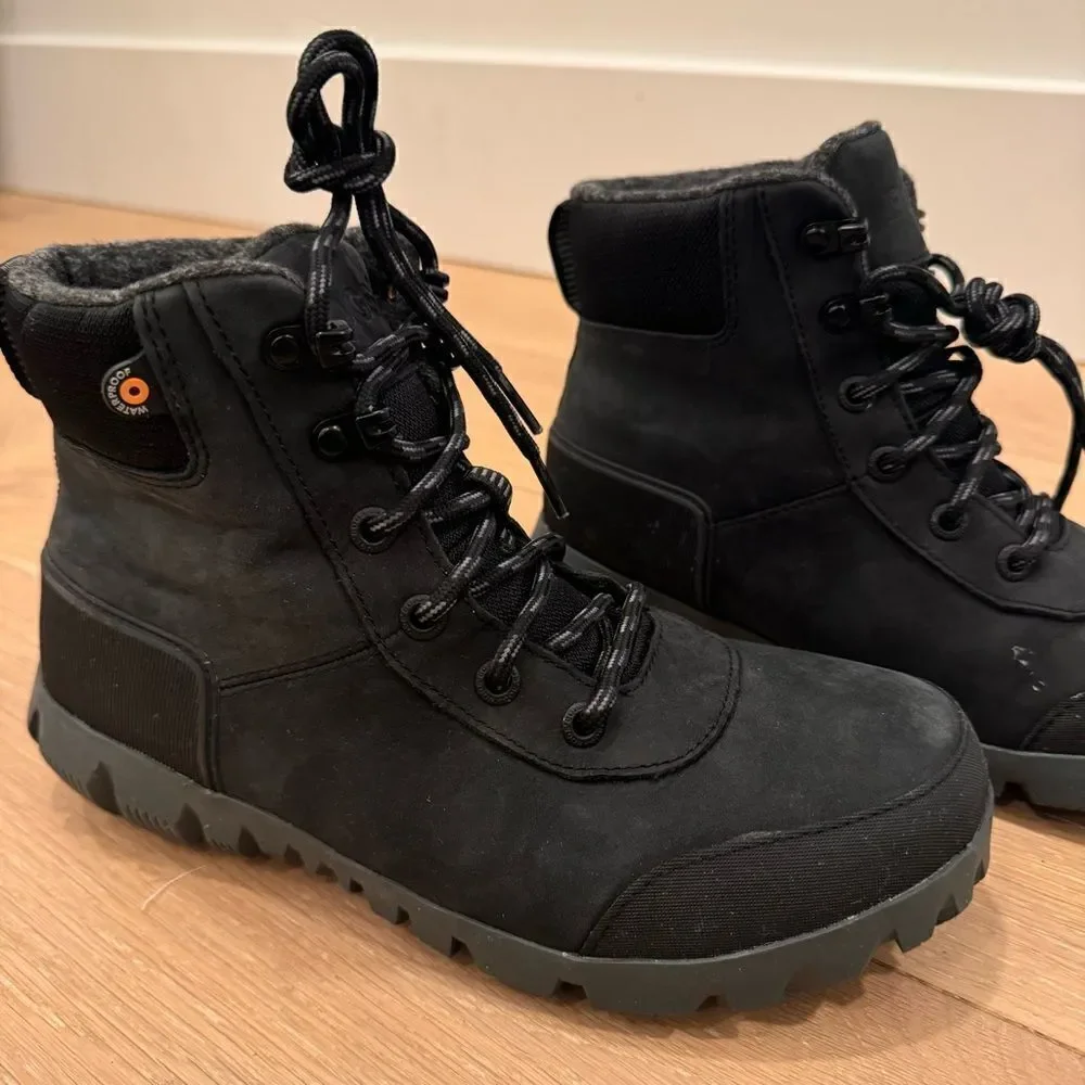Bogs  Arcata Urban Leather Mid